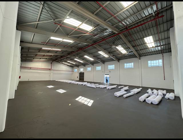 423M² BUILDING TO LET IN MAITLAND